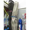 Image 1 : Beige shag area carpet - used