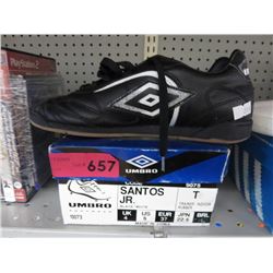 Used indoor soccer shoes, size 5