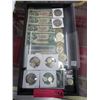 Image 1 : World coins & banknotes