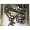 Image 1 : Collection of assorted vintage keys