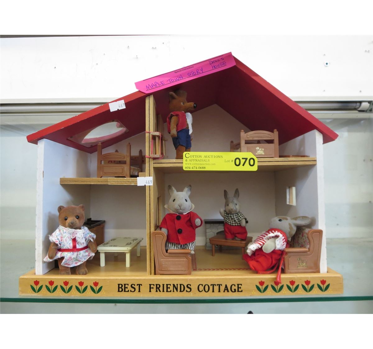 Maple Town Story Doll House & Figurines