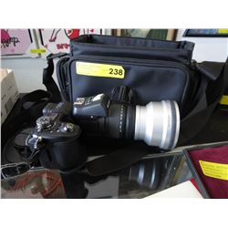 Sony Cybershot with zoom lens and carrying case