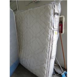 NEW Queen size Serta Trump Home mattress