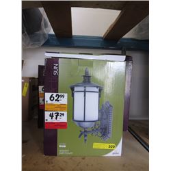 3 Outdoor wall lanterns
