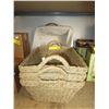 Image 1 : 4 Wicker baskets with handles