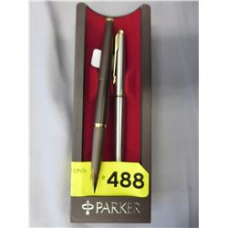 2 Vintage Parker fountain pens