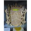 Image 1 : Carved wood heraldic "Hunt" shield
