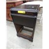 Image 1 : Vintage bedside table