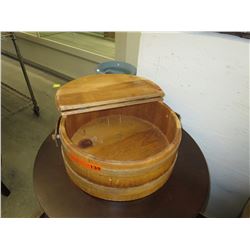 Antique "Shaker" sewing basket