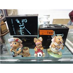3 Pen Delfin figurines