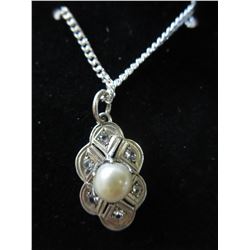 Pearl Pendant & Curb Chain