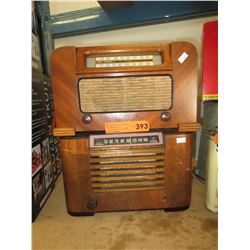 Vintage wood mantle radios