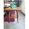 Image 1 : Vintage maple parlour table - circa 1915