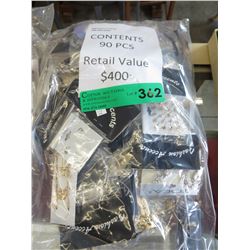 New fashion jewelry wrapped for retail