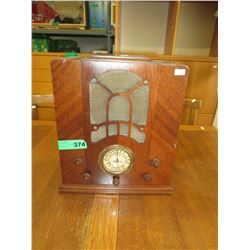 Vintage Sparton wood case radio
