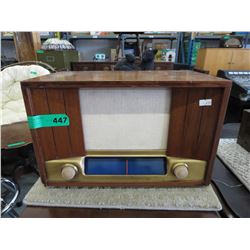 Vintage General Electric mantle radio