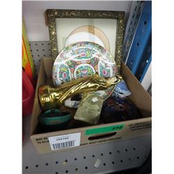 Assorted decorative objects