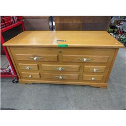 Cedar lined oak hope chest with key