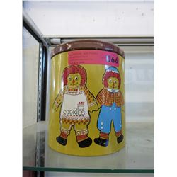 Vintage Raggedy Anne & Andy cookie Tin