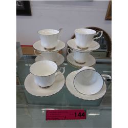 6 Royal Albert "Chantilly" teacup & saucers