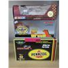 Image 1 : 2 Scale model NASCAR collectibles