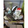 Image 1 : Decorative household items