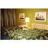 Image 3 : Contemporary Resort - Silkscreened guest room decor.