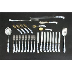 Blue onion porcelain cutlery set