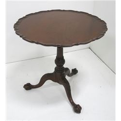 George III mahogany pie crust tilt top table