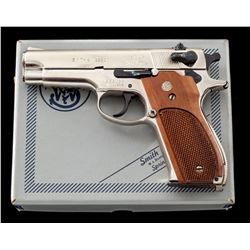 S&W Model 39-2 Semi-Automatic Pistol