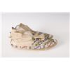 Image 8 : Sioux Beaded Man's Moccasins, 10" long