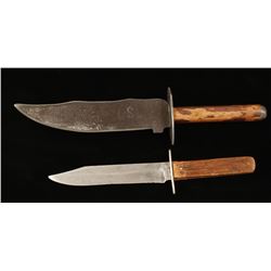 Lot of 2 Knives.