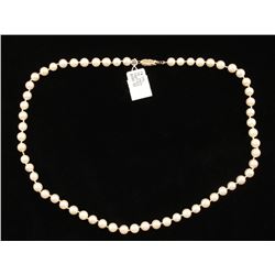 Cultered freshwater Pearl Necklace.