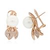 Image 2 : 14KT Rose Gold 0.63ctw Diamond and Pearl Earrings