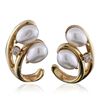 Image 1 : 14KT Yellow Gold Pearl and Diamond Earrings