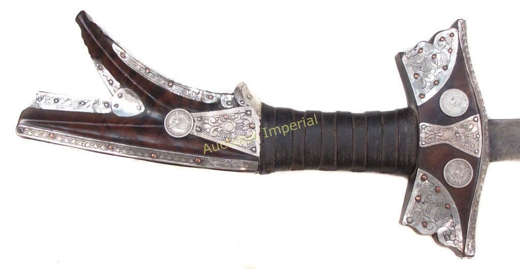 Campilan A FINE MORO KAMPILAN SWORD