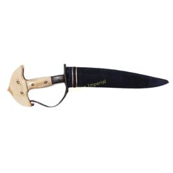 AN INDIAN KHANJARLI DAGGER