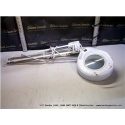 MAGNIFIYING LAMP