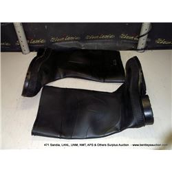 RUBBER BOOTS