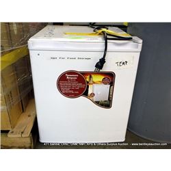 THERMOELECTRIC REFRIGERATOR (print sequence:) 64122