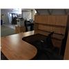 Image 2 : MAPLE U-SHAPE EXECUTIVE DESK, C/W CLOSED DOOR HUTCH