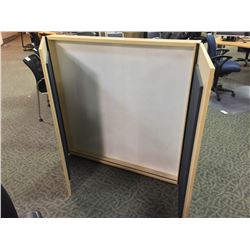 MAPLE 4' X 4' PRESENTATION BOARD