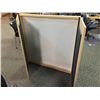 Image 1 : MAPLE 4' X 4' PRESENTATION BOARD