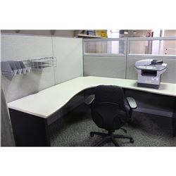 HAWORTH PREMISE ENHANCED 7' X 7' CORNER WORKSTATION, C/W PARTIAL GLAZED PANELING AND RAIL