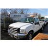 Image 1 : 2004 FORD F-250, XL SUPER DUTY, 2DR PU, GASOLINE, WHITE, VIN # 1FTNF20L74ED97676