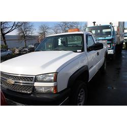 2005 CHEVROLET SILVERADO, 2500HD, 2DR PU, WHITE, VIN # 1GCHC24U35E275763