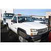 Image 2 : 2005 CHEVROLET SILVERADO, 2500HD, 2DR PU, WHITE, VIN # 1GCHC24U35E275763