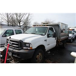 2003 FORD F-550 XL SUPER DUTY, 2DR DUMP, WHITE, VIN # 1FDAF57P03EB96673