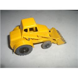 VINTAGE *VERY RARE* DIECAST TOY TRACTOR STAMPED *LESNEY ENGLAND* BOOK VALUE $25.00+ GREAT CONDITION!