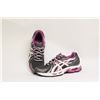 Image 1 : ASICS JUNIOR SIZE 6 RUNNING SHOES